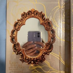 LORAC BEAUTY AND THE BEAST EYESHADOW PALLETTE